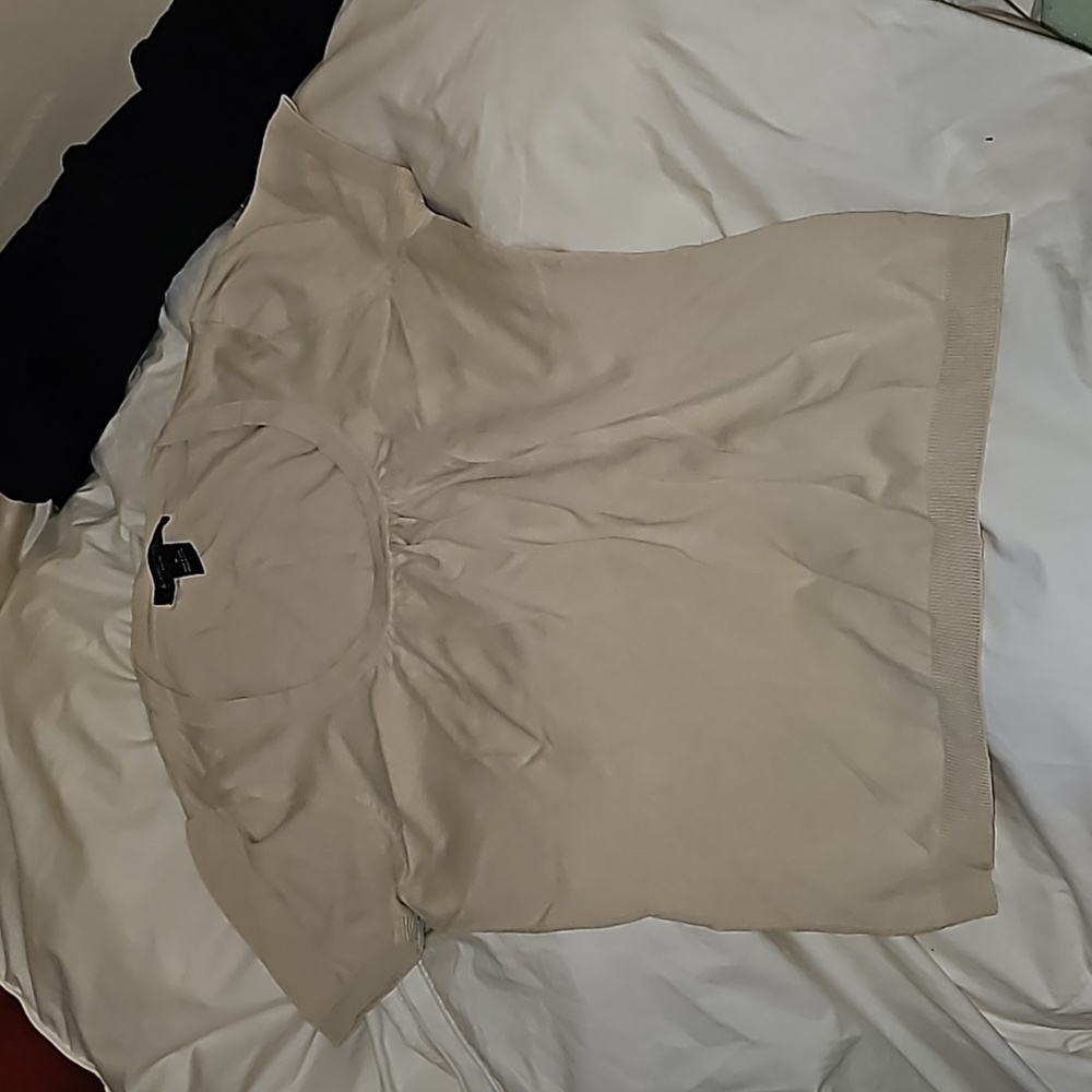 AUGUST SILK top NWOT